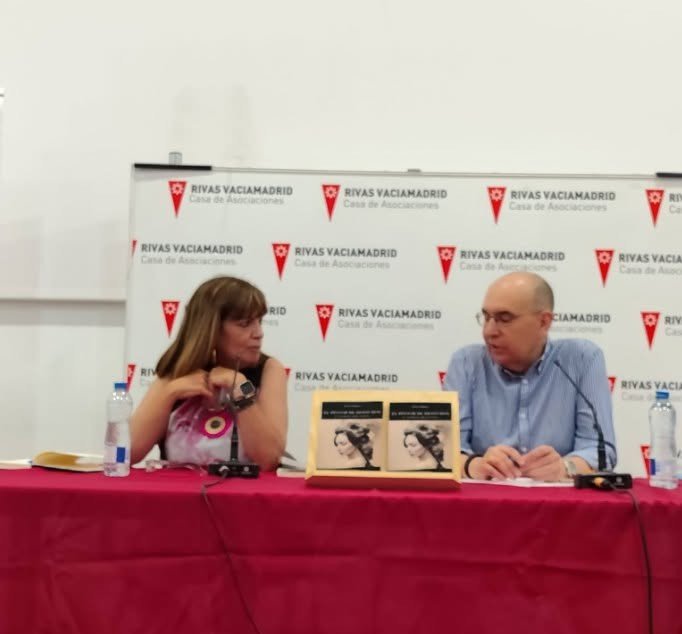 Presentación de El  pintor de  desnudos y otros relatos , de Elena Muñoz
